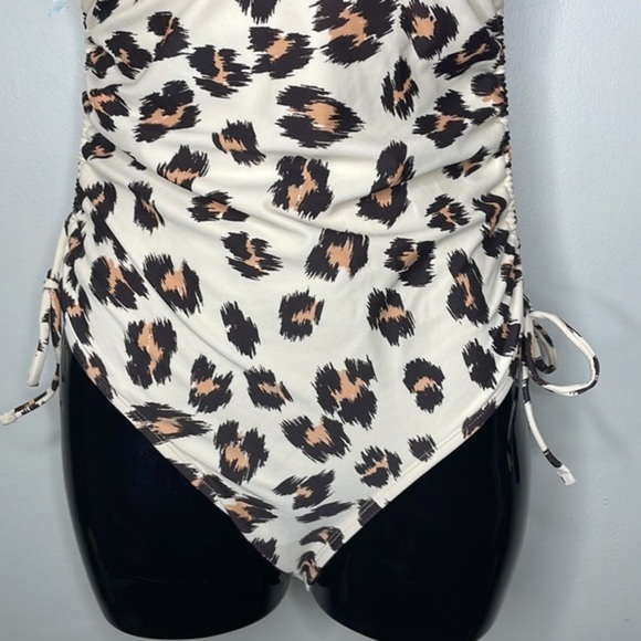 NWT Kona Sol Sz S Cream Leopard Print One Piece Cinched Medium Coverage Swimsuit - Picture 6 of 15